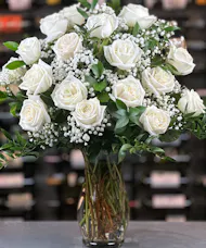 18 White Roses With Baby's Breath