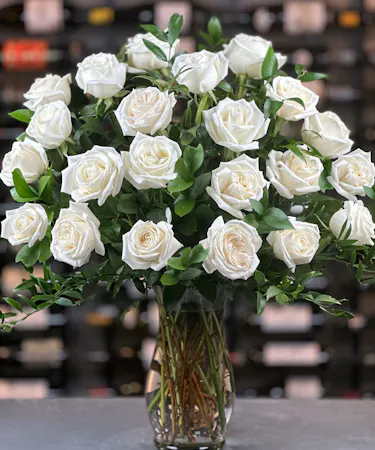 24 White roses two dozen columbus ohio florists newark Griffins