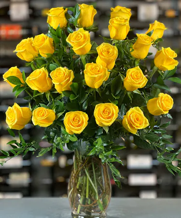 24 yellow roses two dozen columbus ohio florists newark Griffins