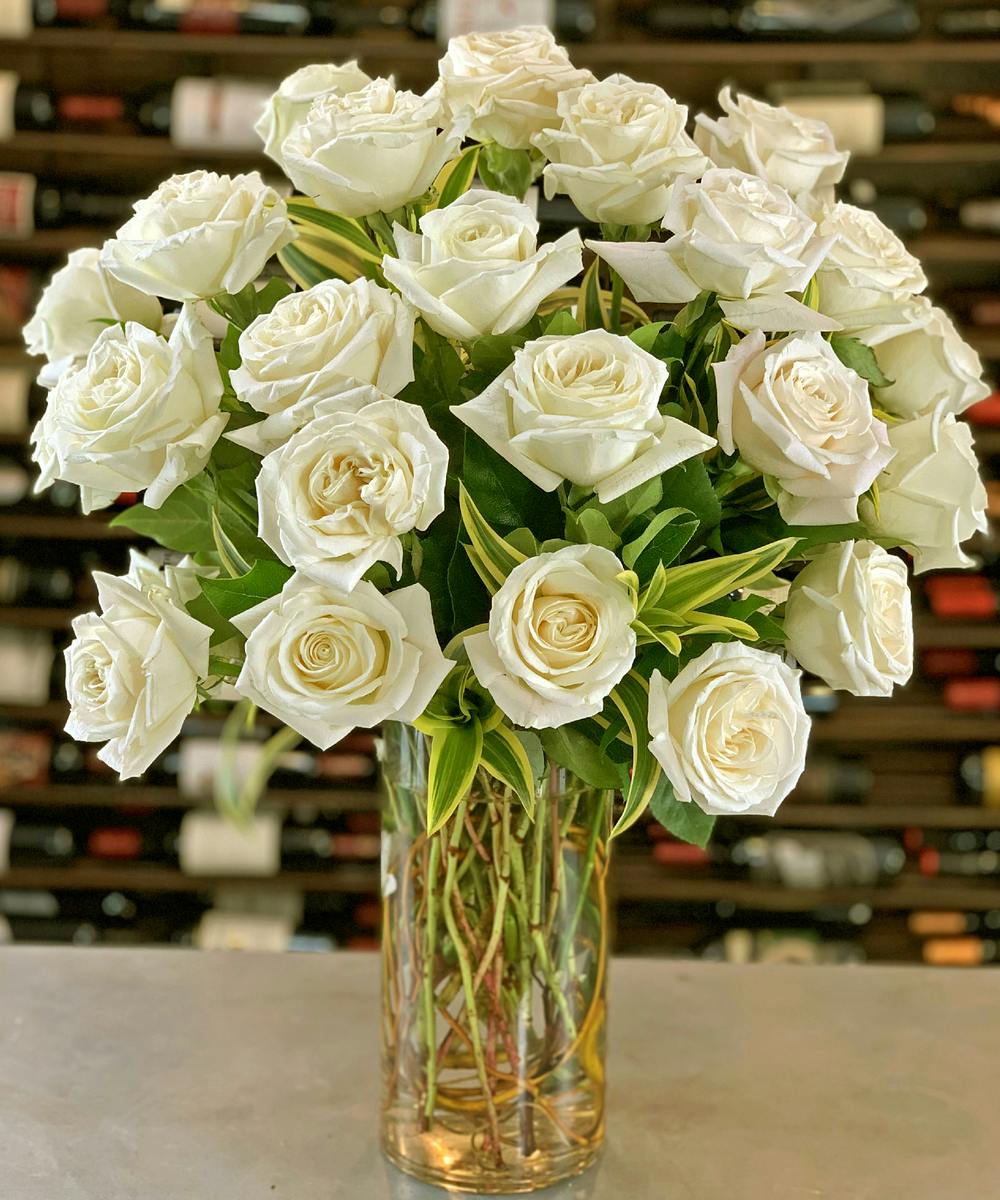 24 White Roses Two Dozen Columbus Ohio Florists Newark Griffins