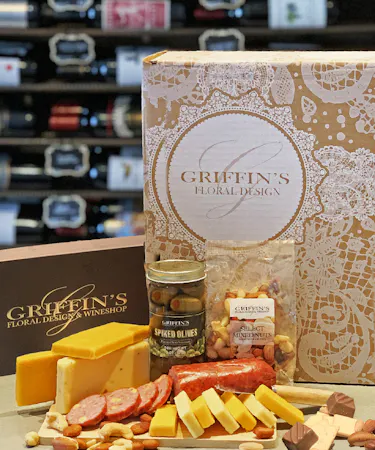 Classic Gourmet And Chocolate Gift Baskets Columbus Ohio Florists Gourmet Baskets.