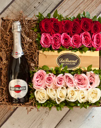24 Roses & Martini Rossi Champagne Gift Box