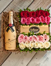 24 Roses & Moet Chandon Champagne Gift Box