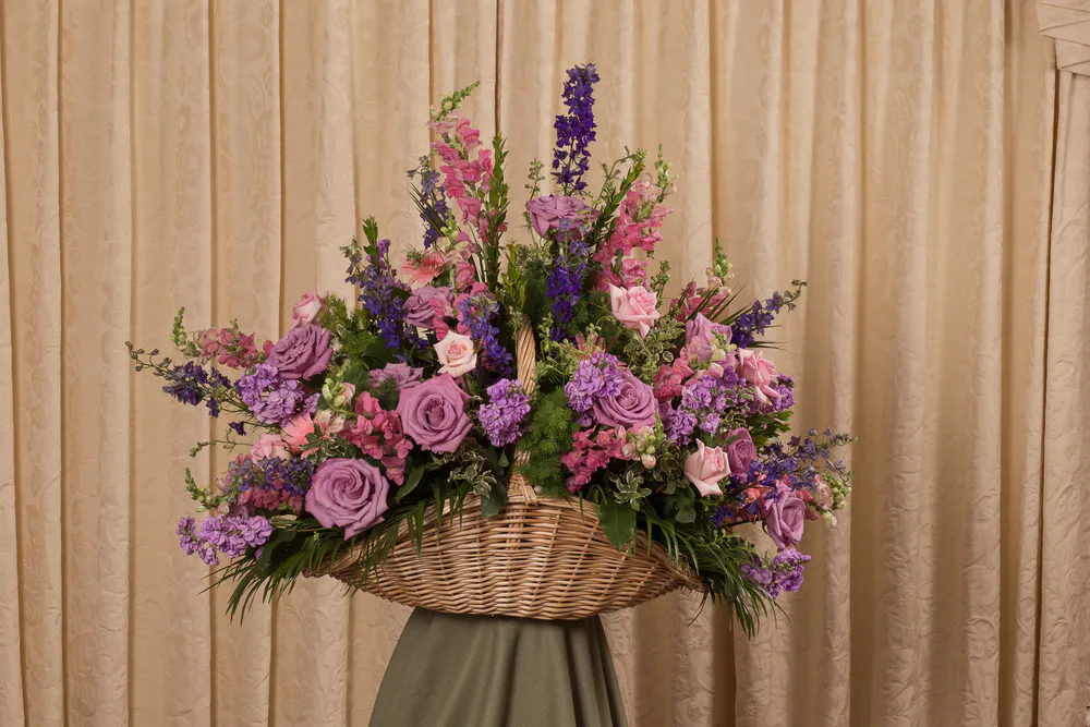 Griffins Floral | Pastorial Tribute Series Fireside Basket | Columbus